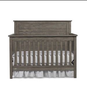 FISHER PRICE CONVERTIBLE CRIB